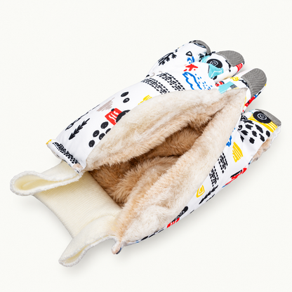 Kids printed winter gloves showing soft lining and cuffs